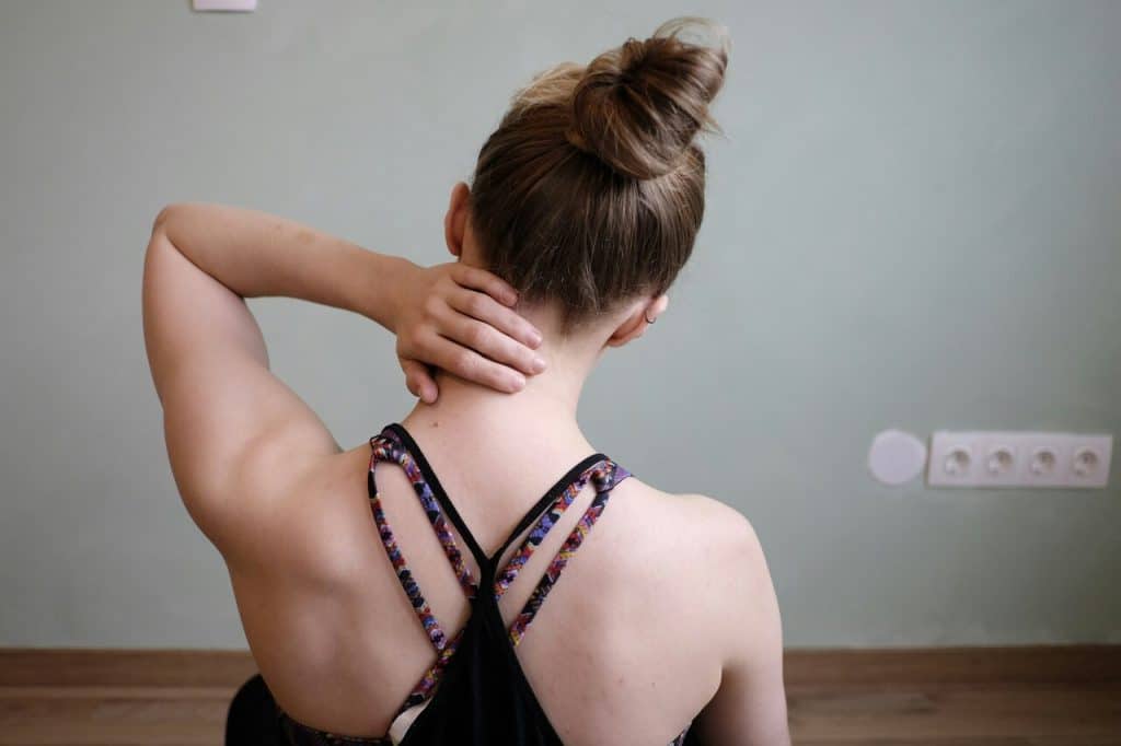 Como evitar dores no pescoço e nas costas ao sentar-se por longos períodos